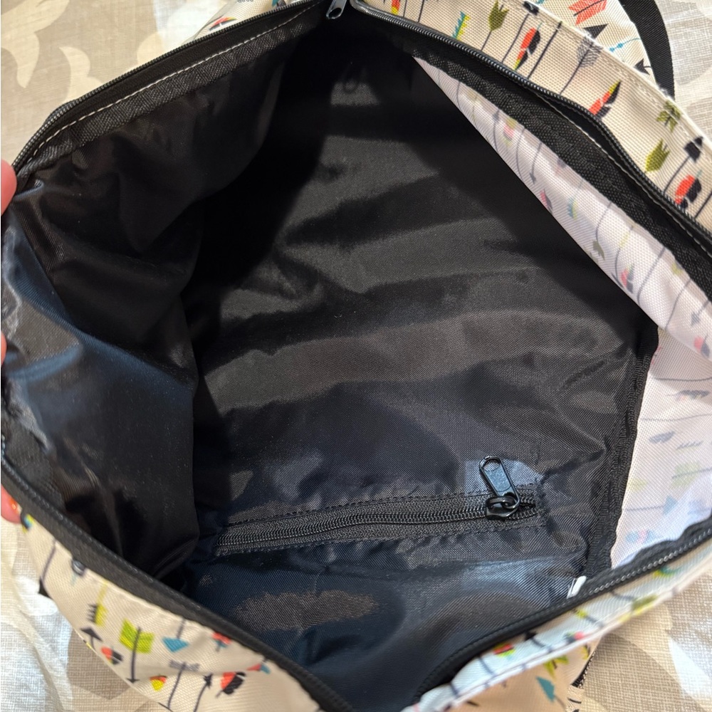 Kavu White & Multicolor Rope Sling Bag w/ Adjustable crossbody strap - Picture 5 of 7